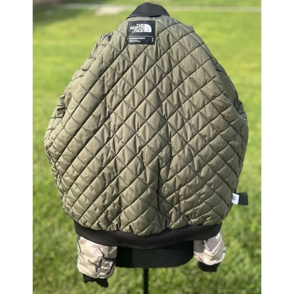 The North‎ Face Women's Size Small Barstool Bomber Jacket Camo